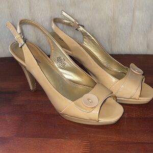 Bandolino Tan Slingback Heels Size 9